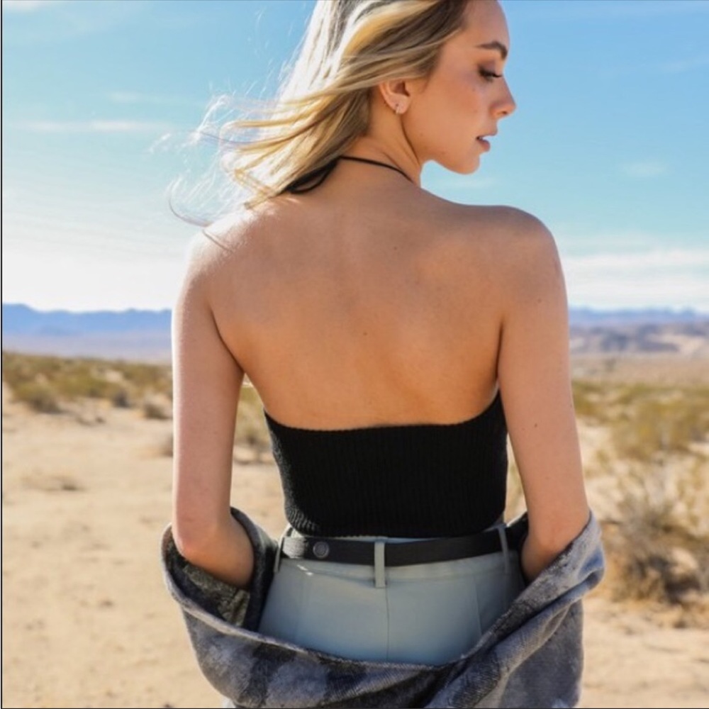 Black Cropped Halter Knit Lightweight Top - Picture 5 of 5